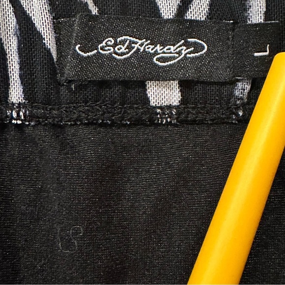 Ed Hardy Printed Mesh Lined Mini Skirt Women’s Size Large - Picture 8 of 8